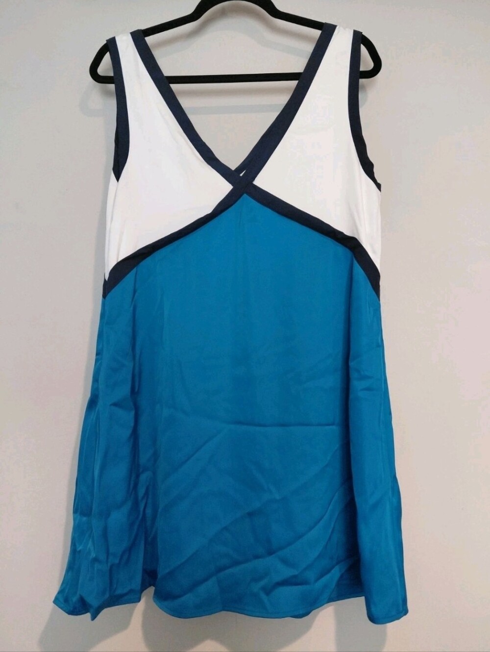 Modenaire Colorblock Shift Dress – NWOT Size MEDIUM